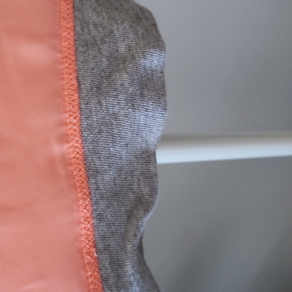 Maurices mixed material heather gray and hot coral colored sheer back tee - Picture 4 of 15